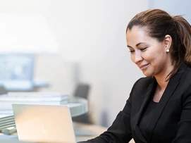 Bild på en kvinna i en reception